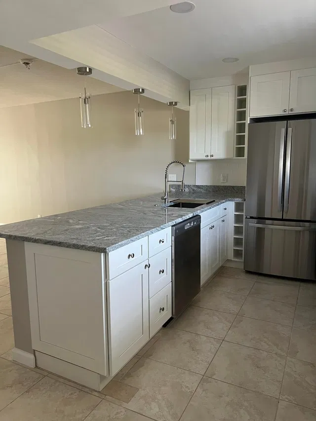 Unit 207 photo 5