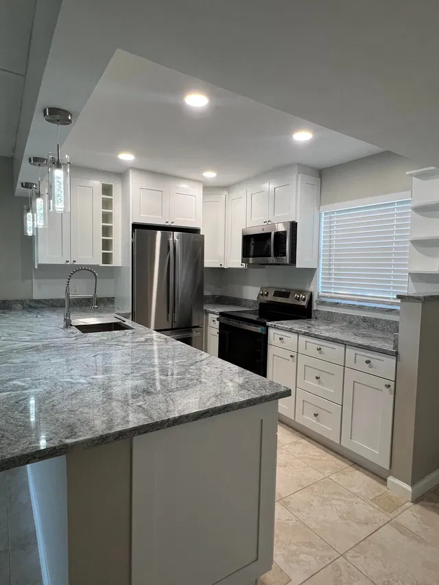 Unit 207 photo 11