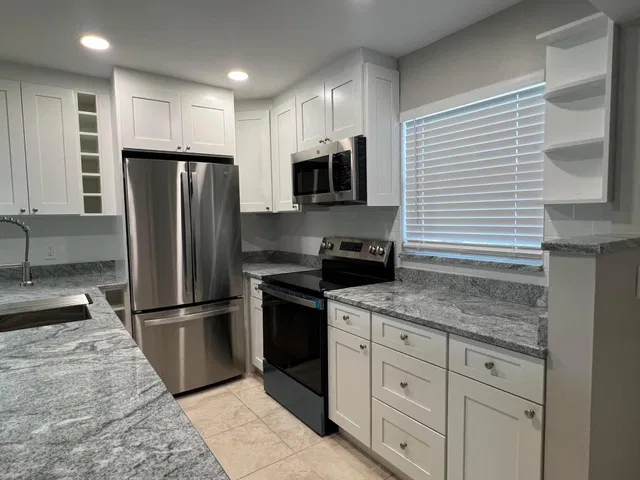 Unit 207 photo 12