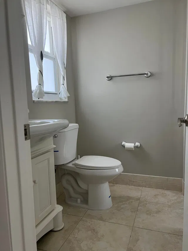 Unit 207 photo 14
