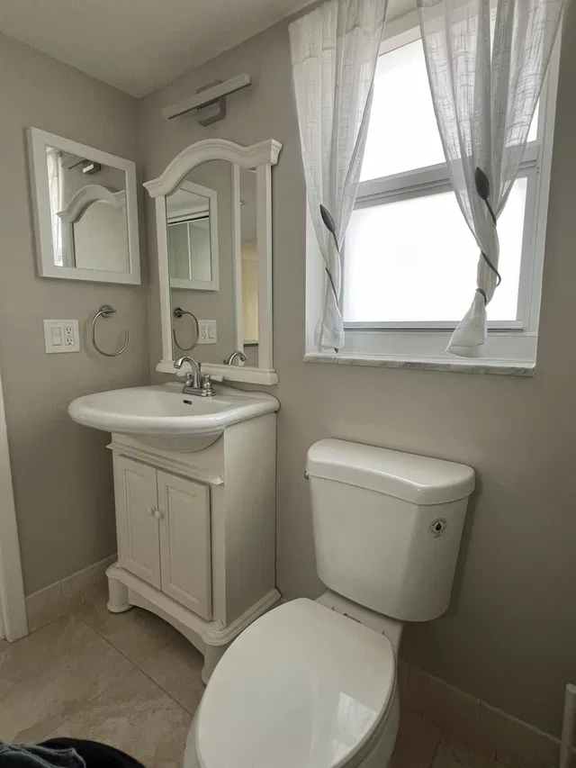 Unit 207 photo 16