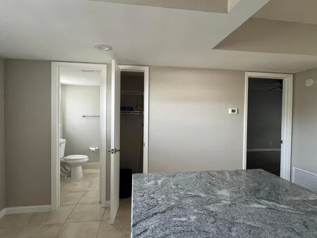 Unit 207 photo 17
