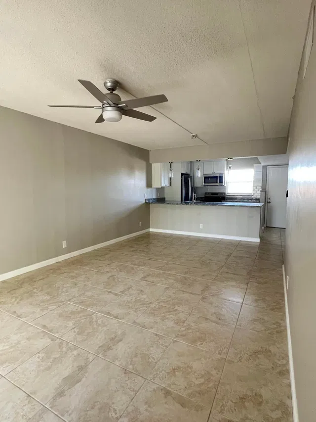 Unit 207 photo 18