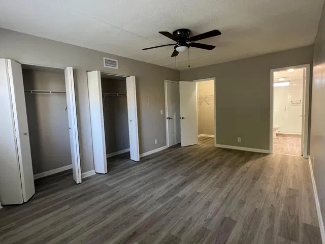 Unit 207 photo 22