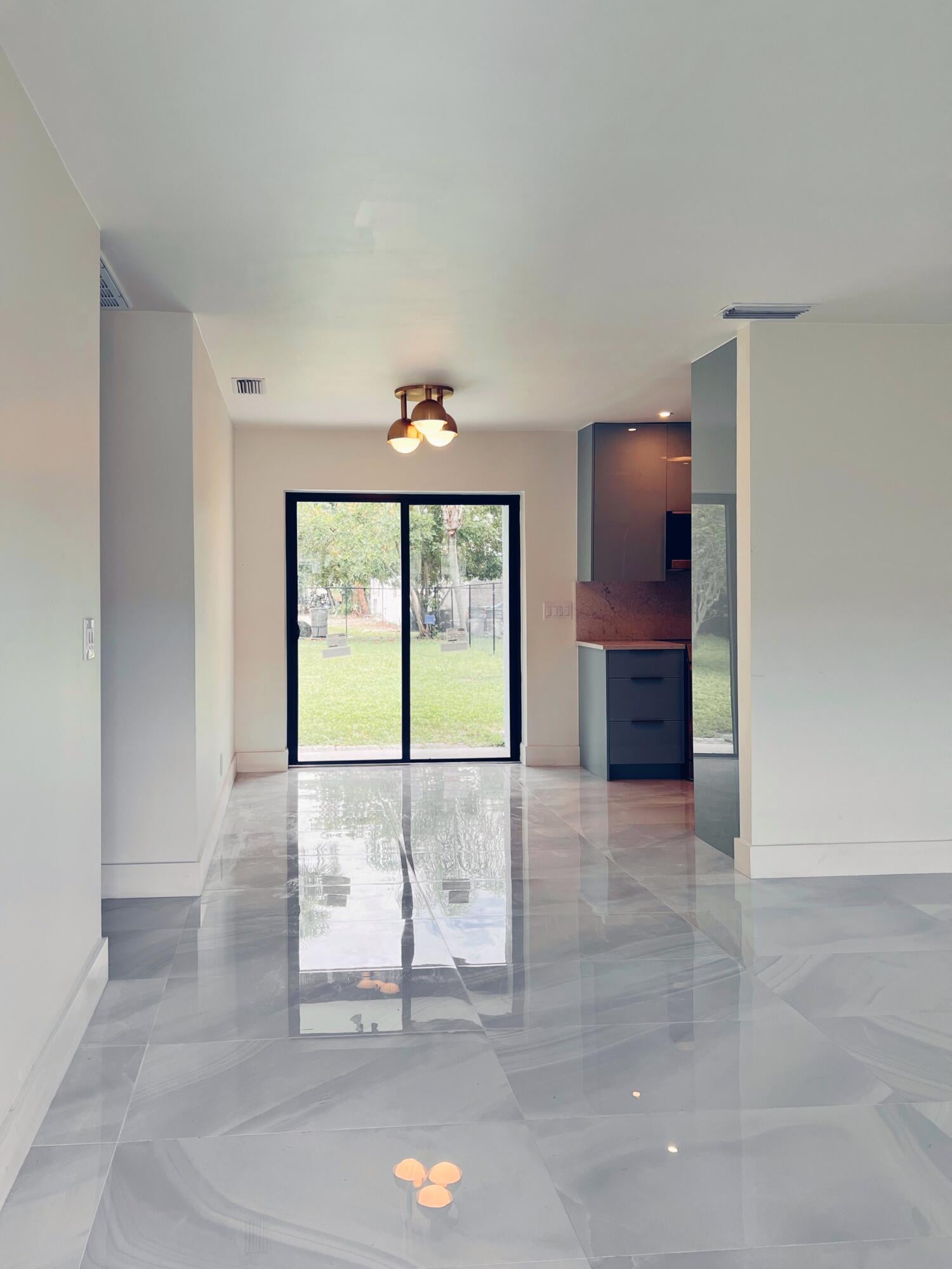 Residence photo 12