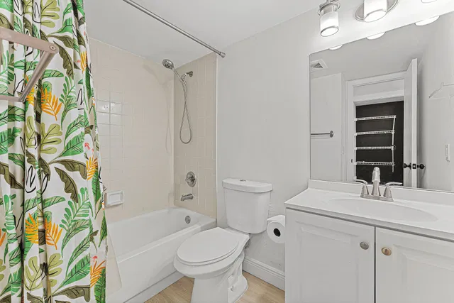 Unit 108 photo 14