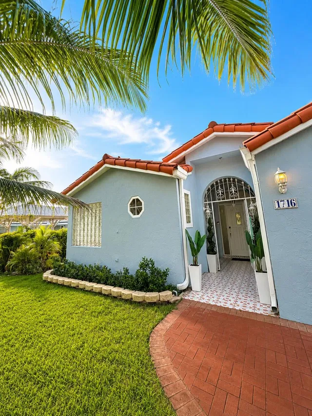 Residence photo 2