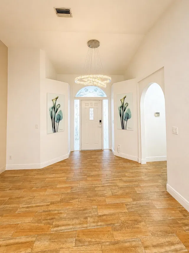 Residence photo 3