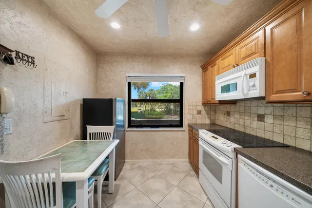 Boca Lago Country Club Homes Unit 1B photo 7