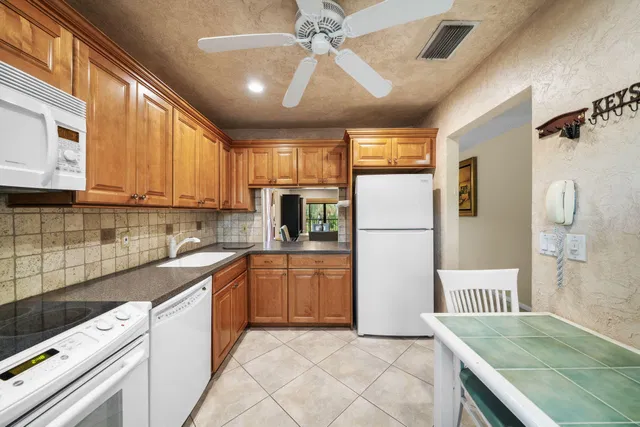 Boca Lago Country Club Homes Unit 1B photo 8