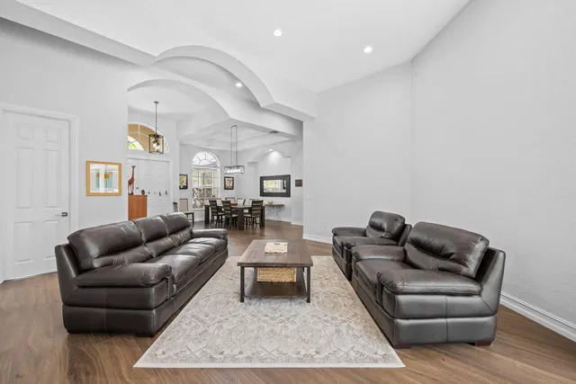  Residence photo 11