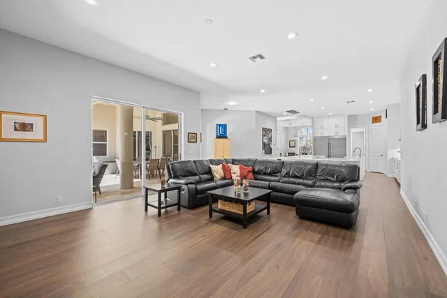  Residence photo 14