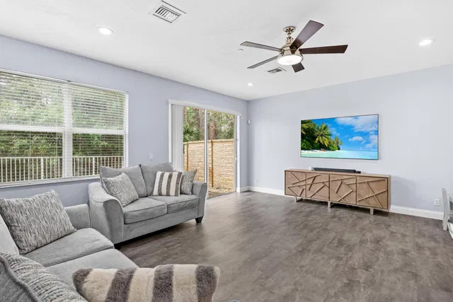 Residence photo 11