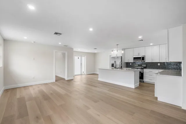  Residence photo 12