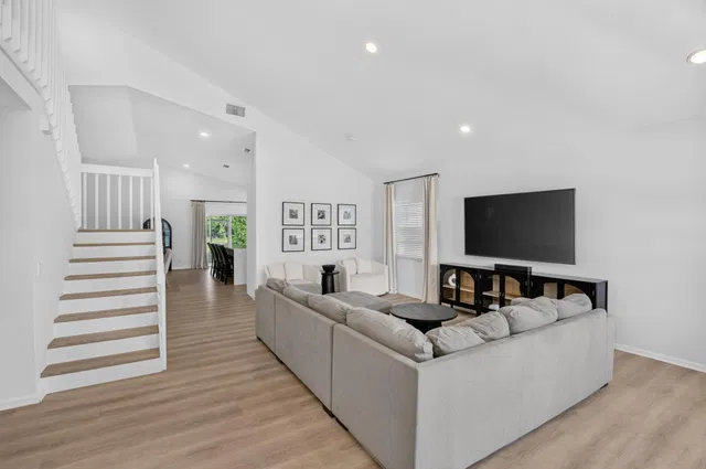 Residence photo 4