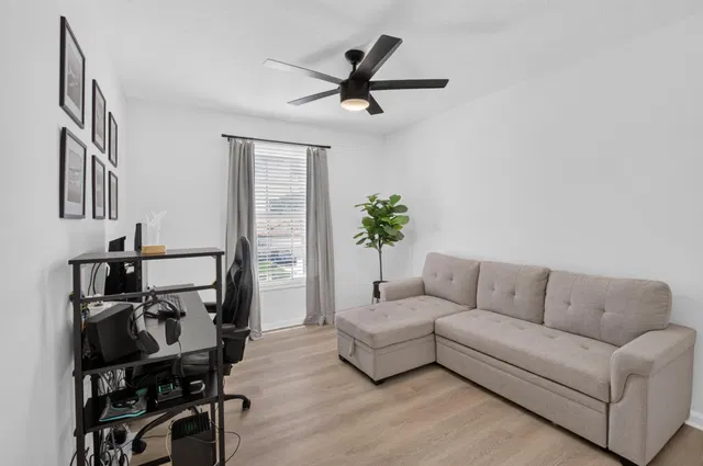 Residence photo 37
