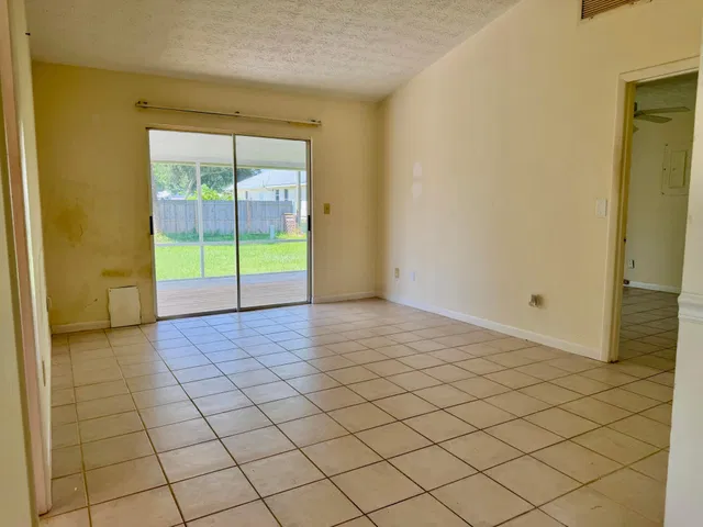 Residence photo 8