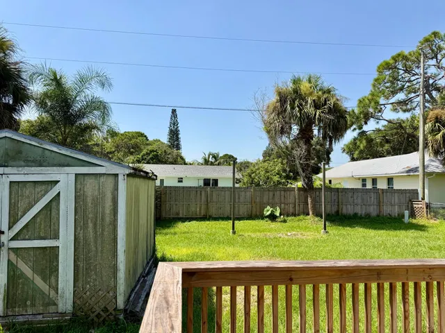 Residence photo 12