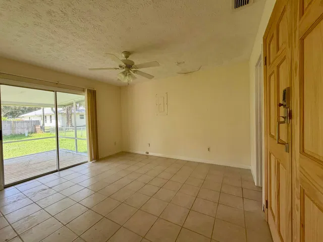Residence photo 13