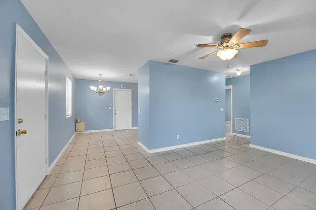 Residence photo 8