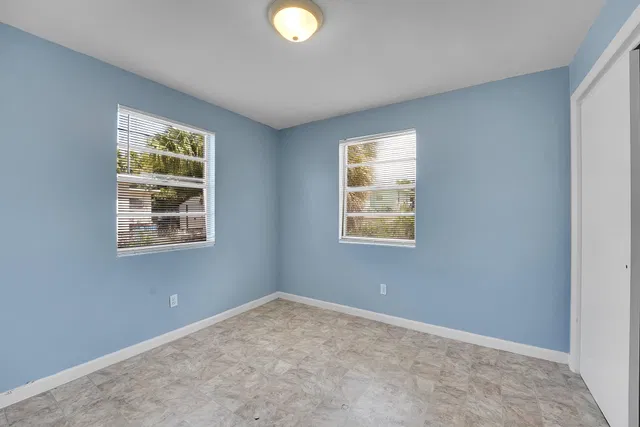 Residence photo 12