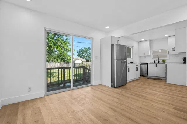  Residence photo 15