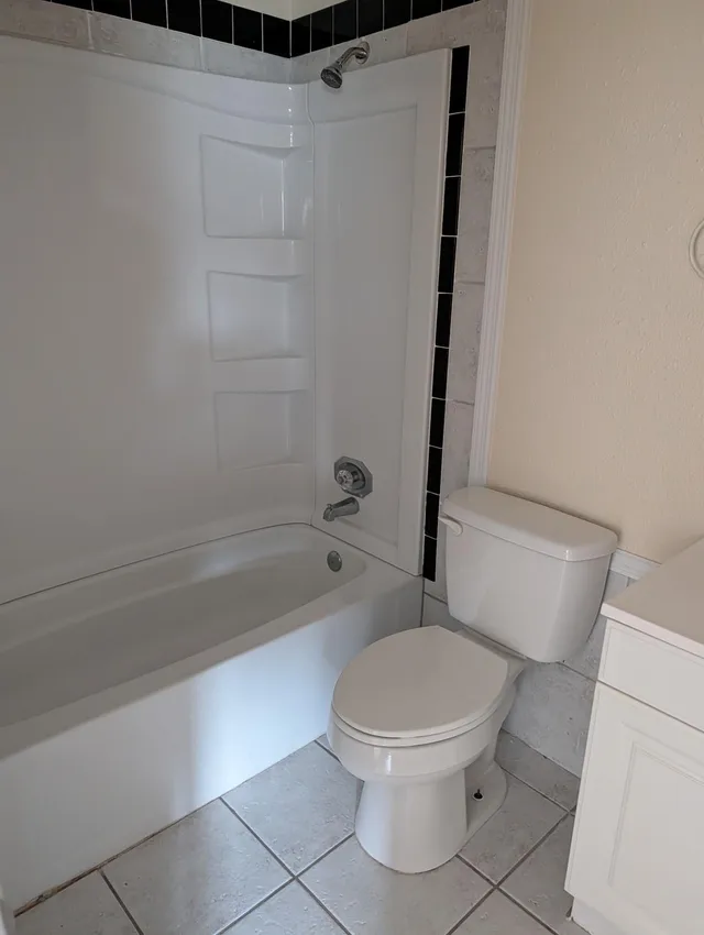 Unit 1388 photo 5