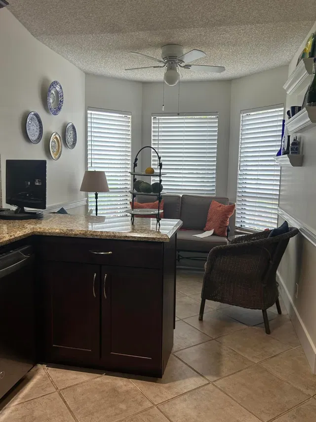  Residence photo 11