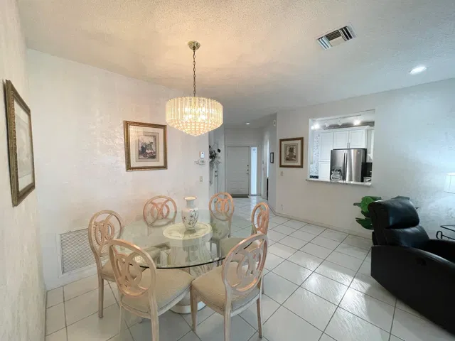 Unit 2 photo 5