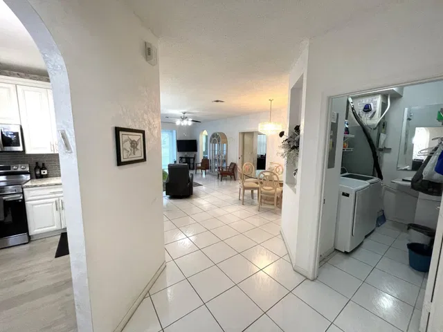 Unit 2 photo 10