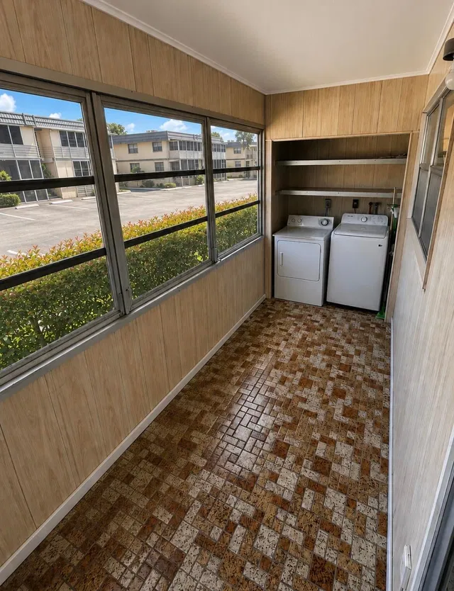  Residence photo 15