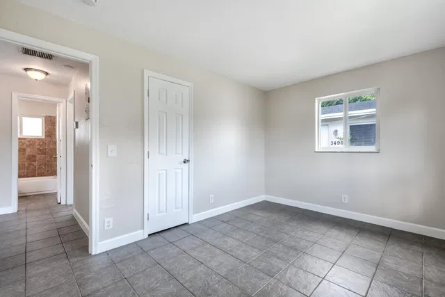 Residence photo 12