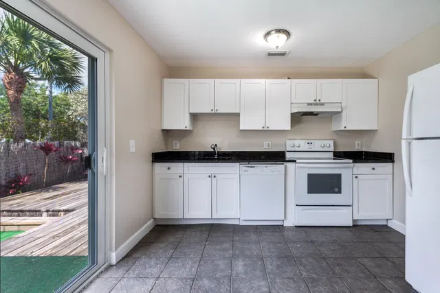 Residence photo 25