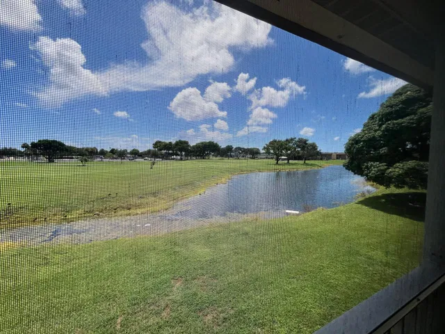 Residence photo 3