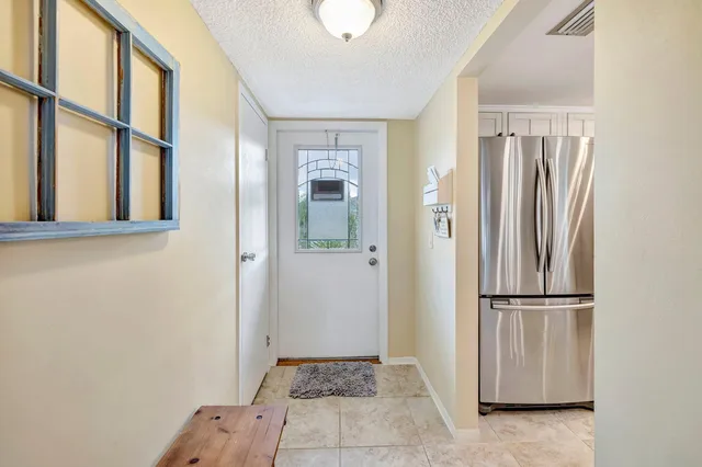 Unit 134-5 photo 5