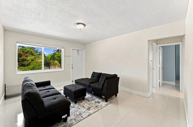 Residence photo 3