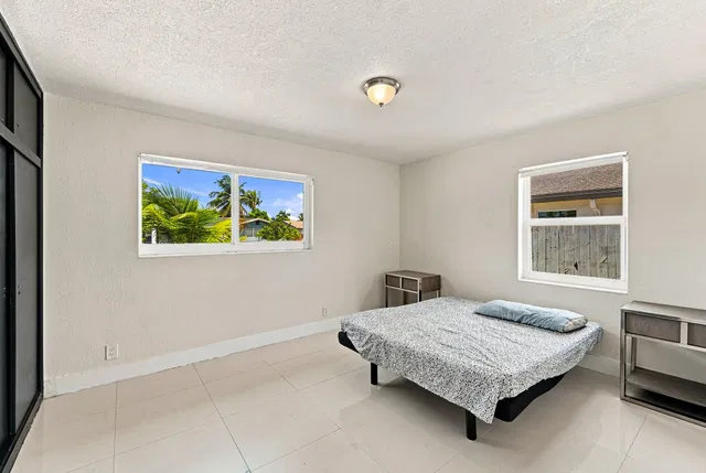 Residence photo 5