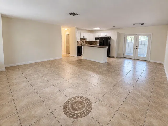  Residence photo 5