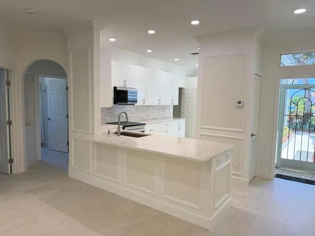 Residence photo 17