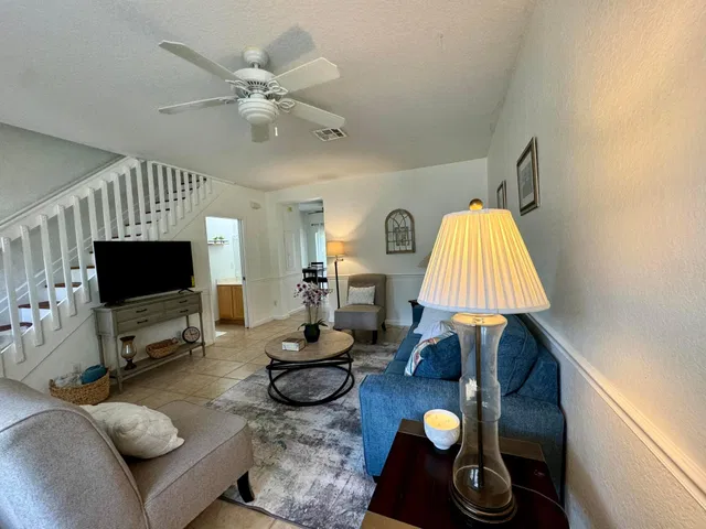 Residence photo 3