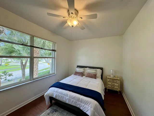 Residence photo 12