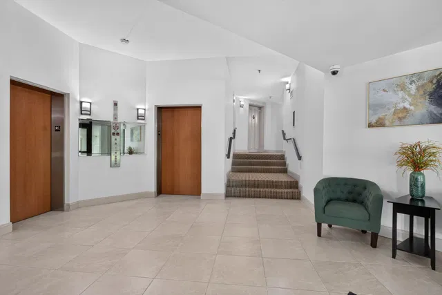  Unit 501 photo 26