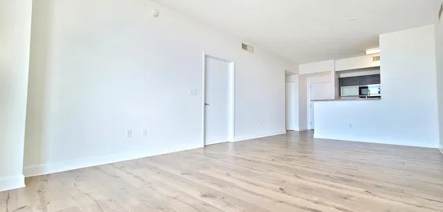 Cityplace South Tower Unit 1520 photo 4