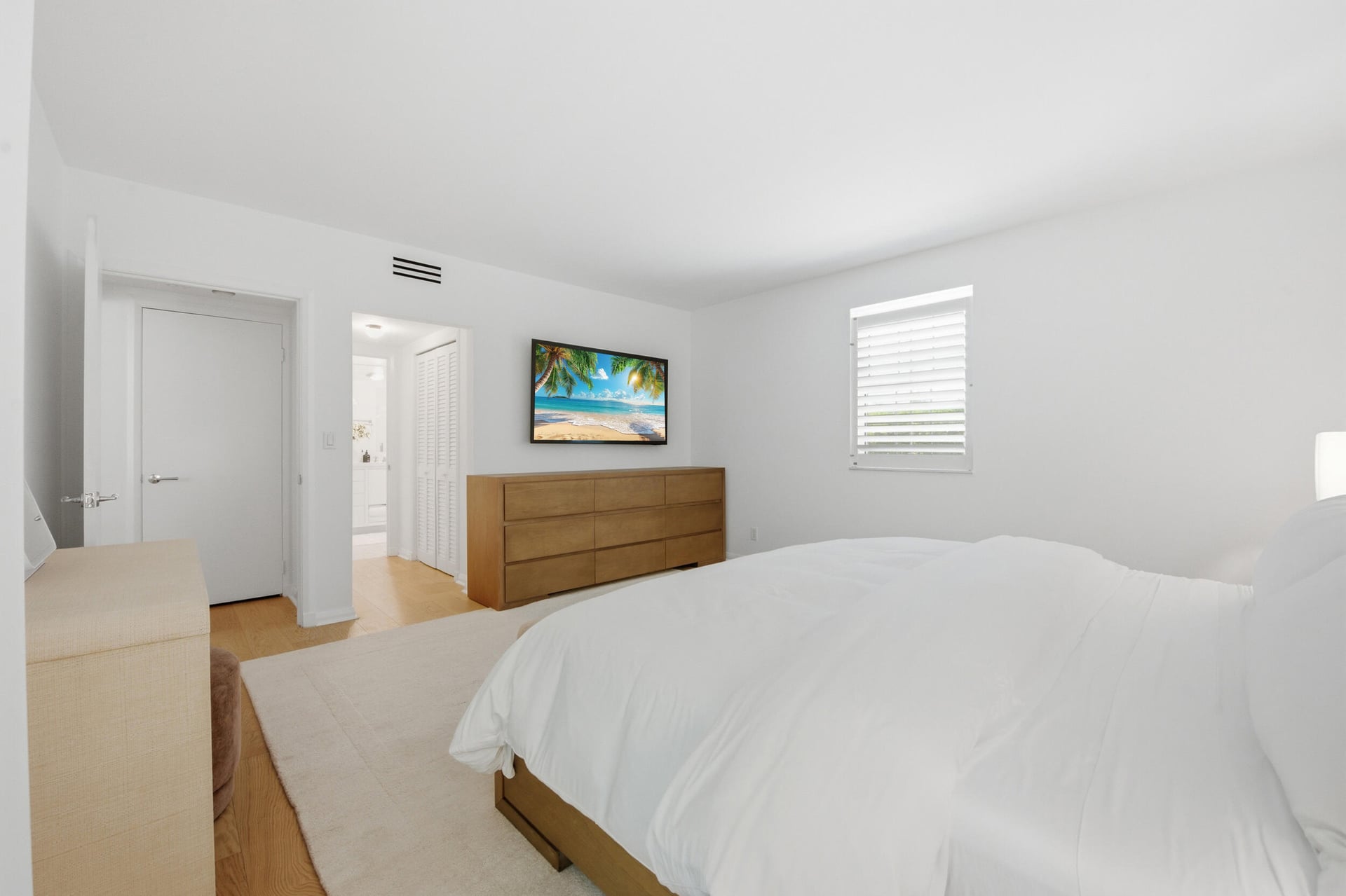 In-Town Palm Beach Unit 2b photo 15