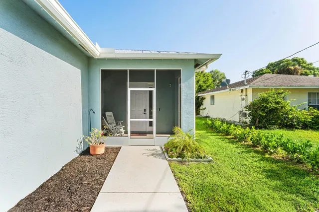 Residence photo 3