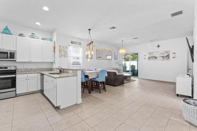 Residence photo 5