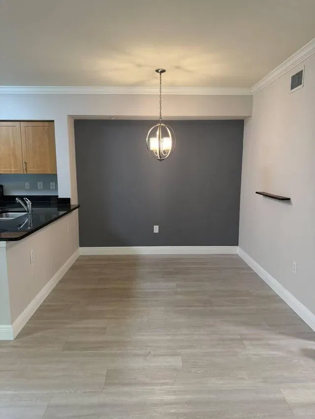 Unit 308 photo 2
