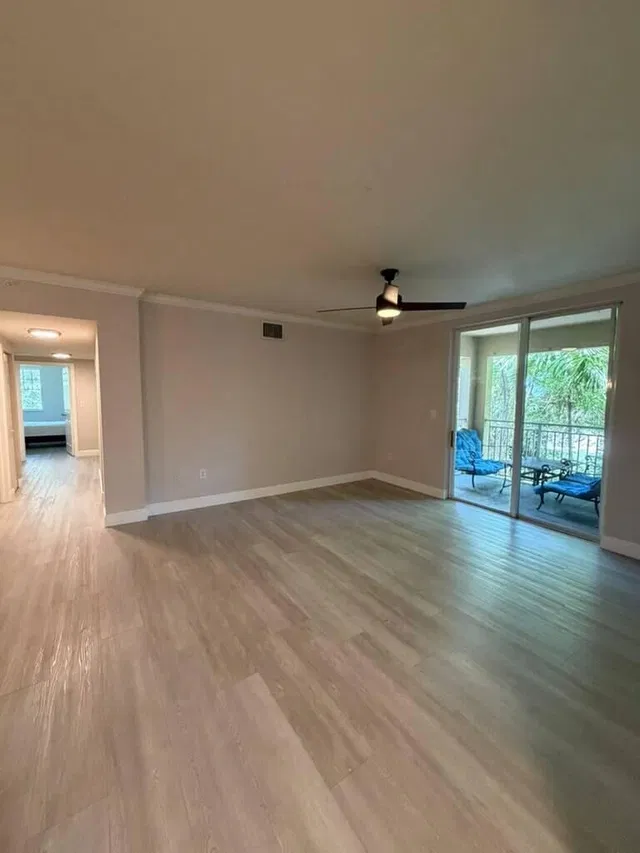 Unit 308 photo 3
