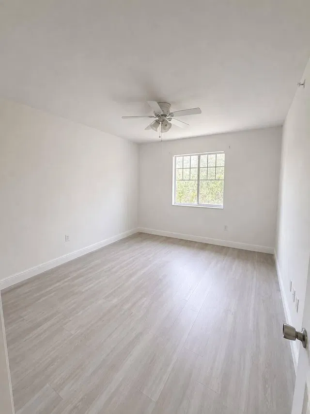 Unit 308 photo 5