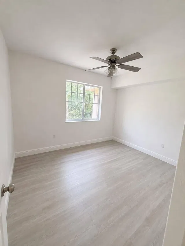 Unit 308 photo 6